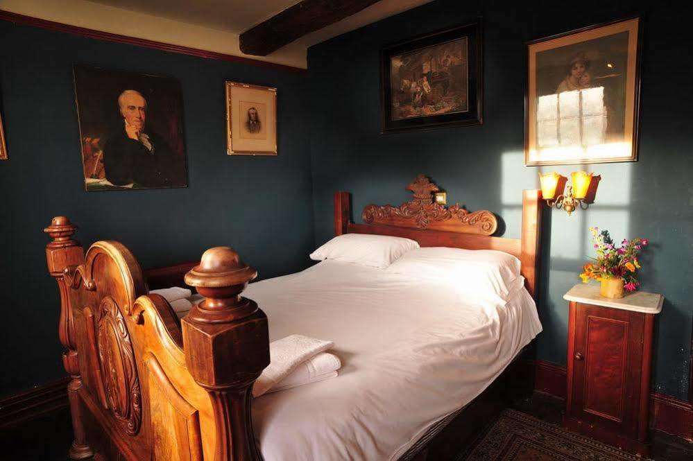 Black Swan Hotel Devizes Esterno foto